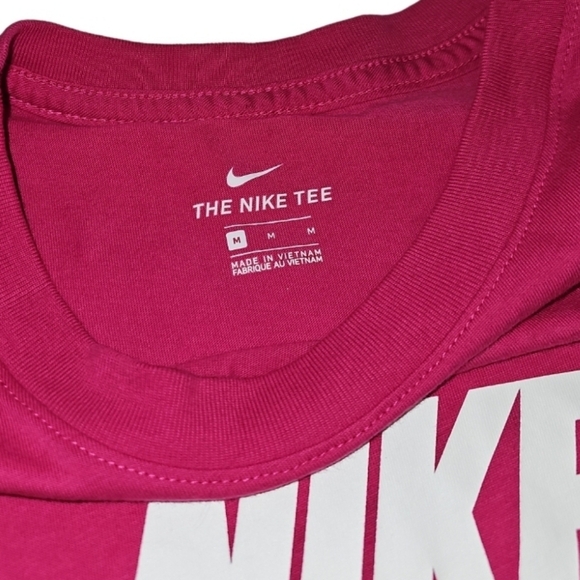 Nike tshirt hot pink NWOT medium - Picture 4 of 4